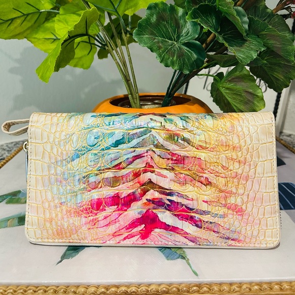 Brahmin Entice Skyler